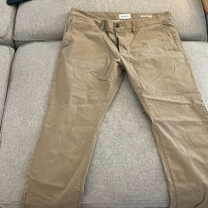 Goodfellow & Co slim fit khaki chino. Only worn once.